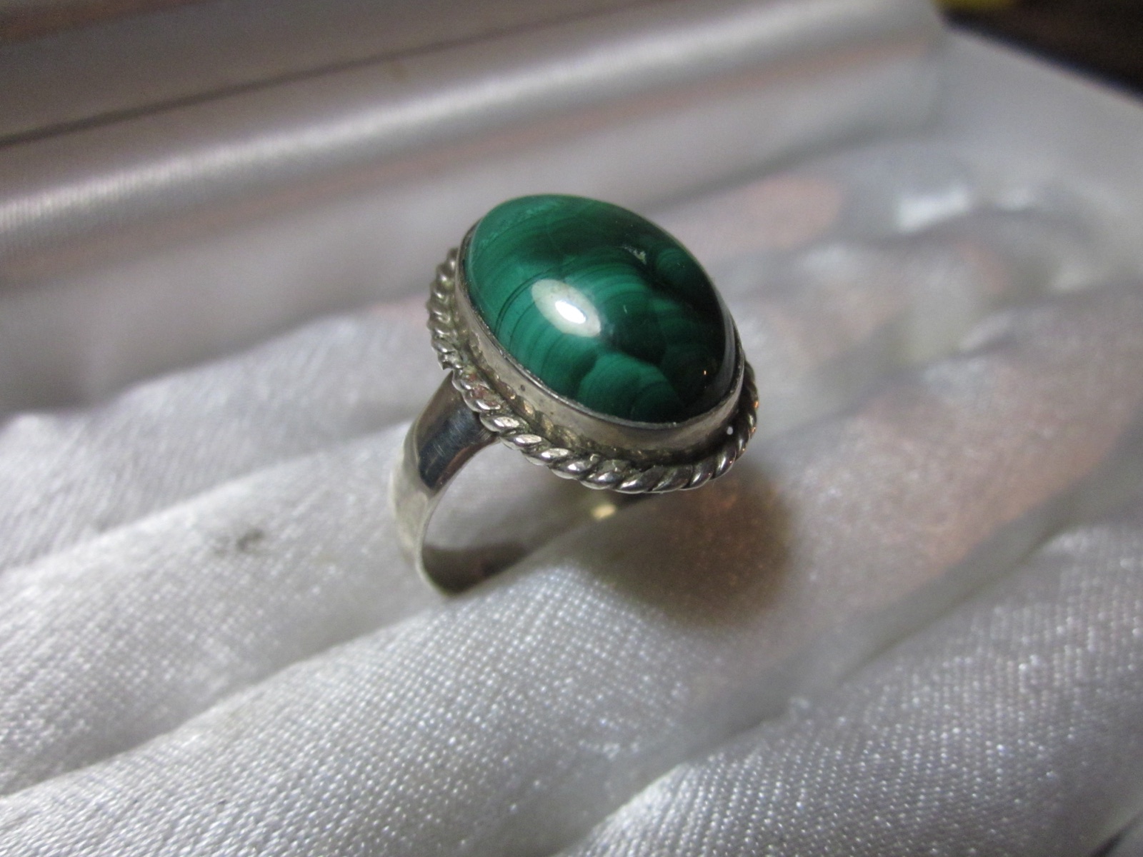 Pieza trabajada a mano en plata 950, oro 18K o gemas, trabajo anterior 14
